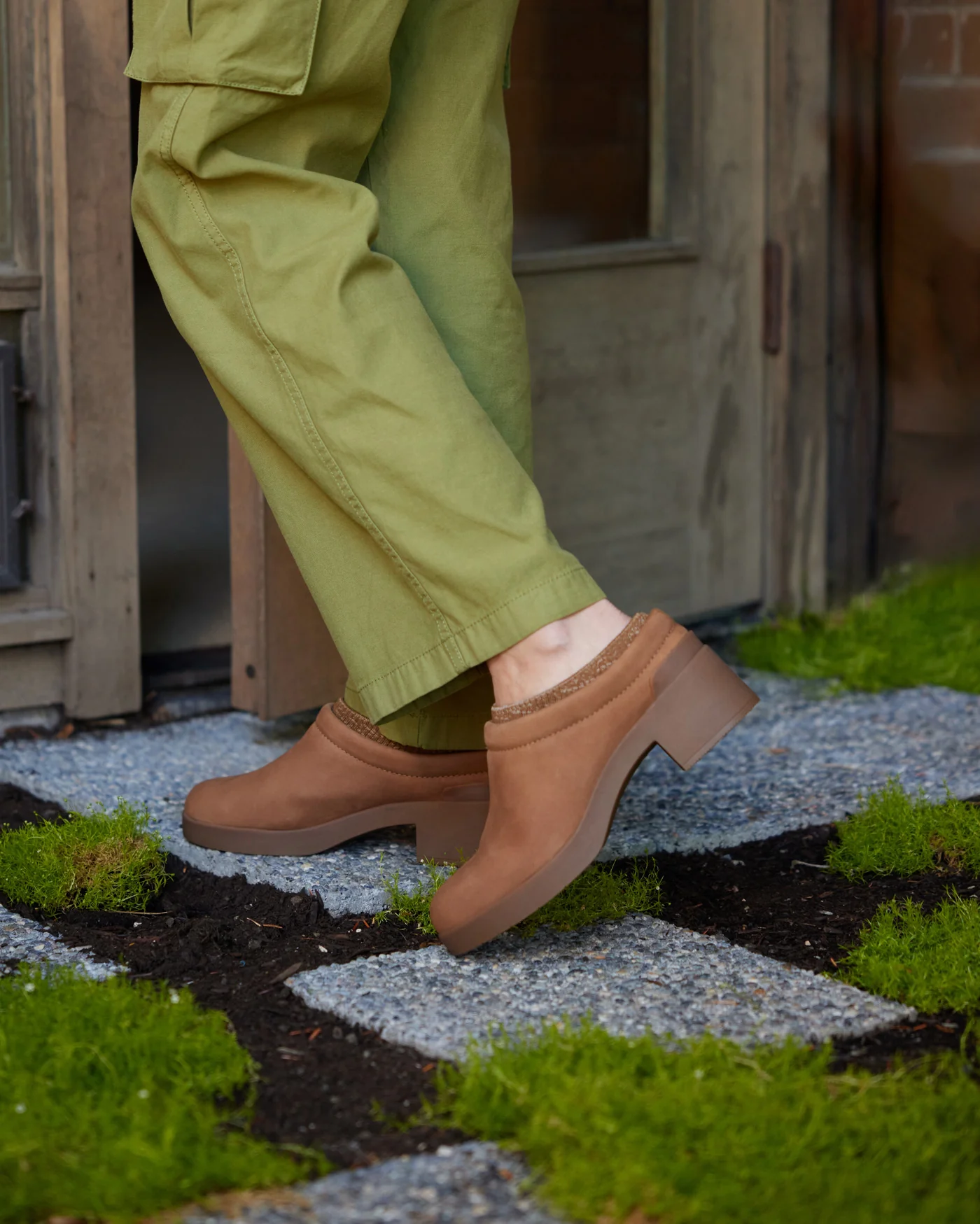 Capital Clog - Image 3
