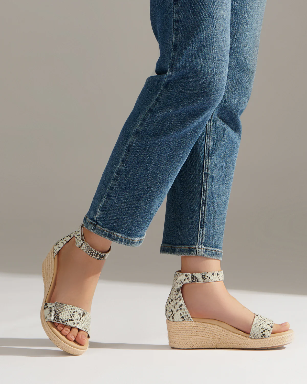 Riviera Ankle Sandal - Image 3