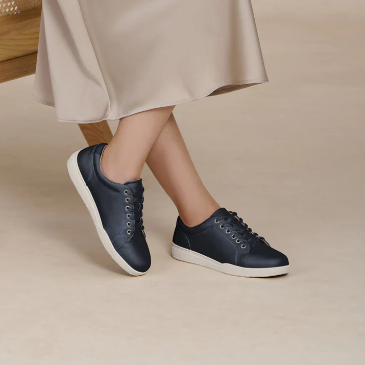 Encore Sneaker - Image 3
